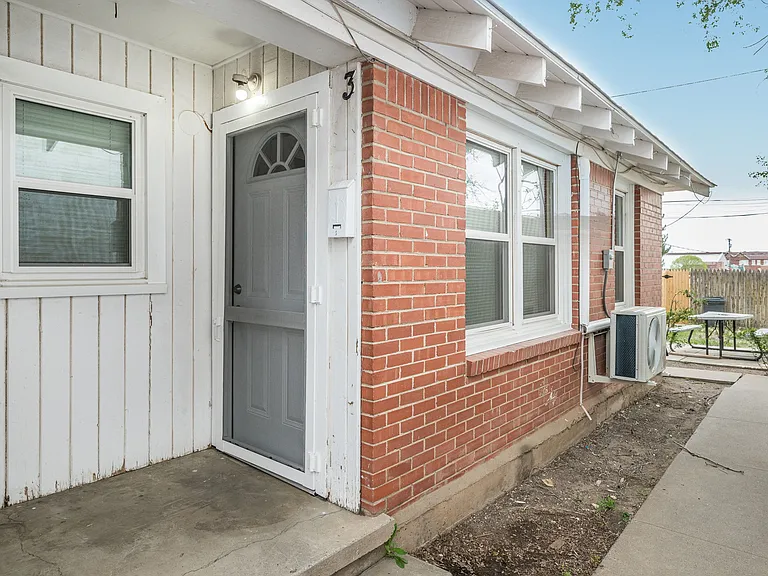 2304 SW 8th Ave #3 — Photo 11