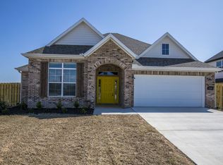 1900 W Broadway Pl, Rogers, AR 72758