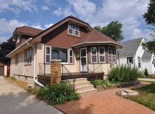 2461 S 68th St, Milwaukee, WI 53219