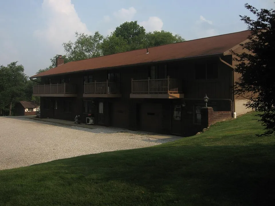1304 Steese Rd