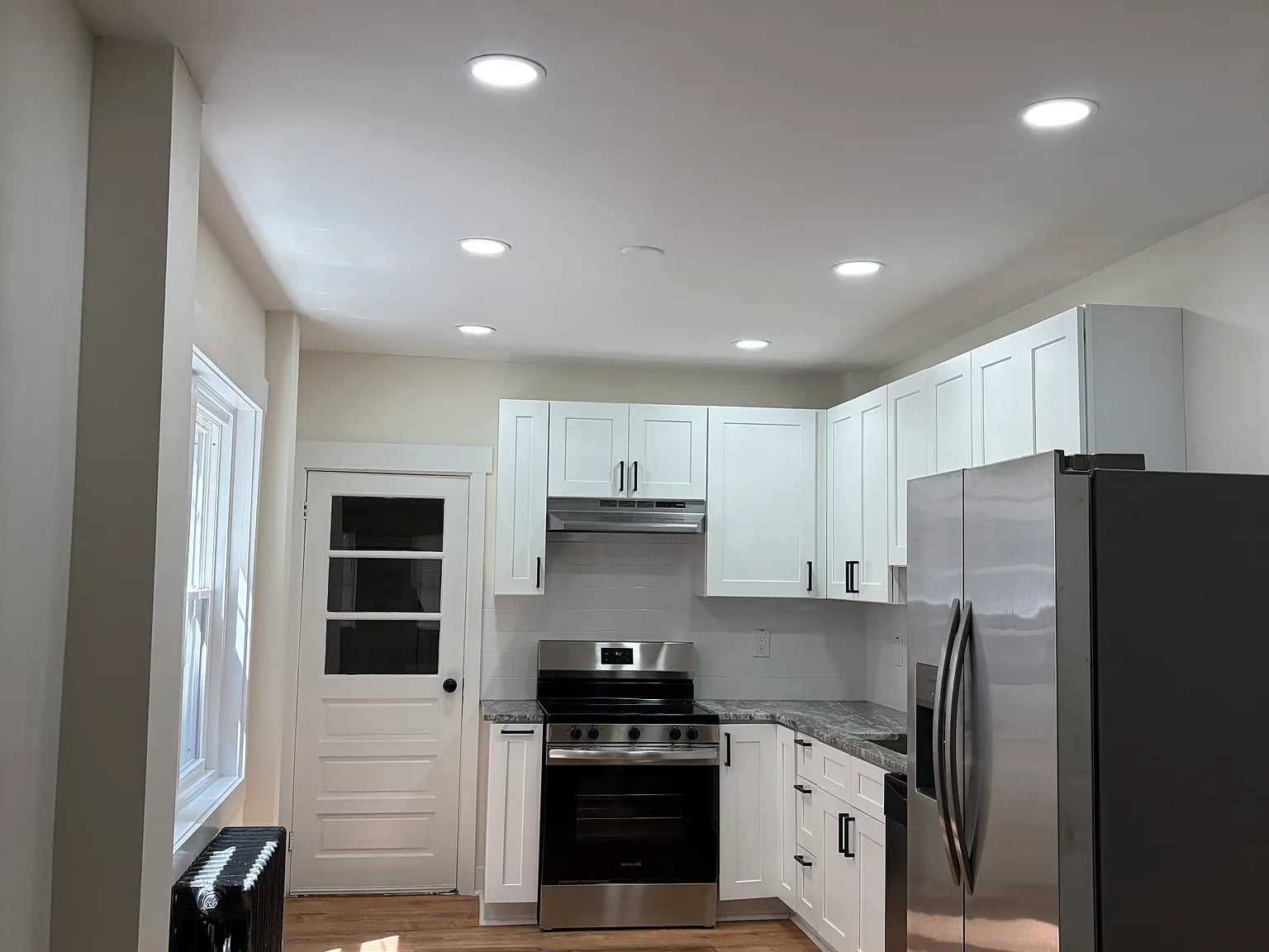 915 Anchorage St — Photo 2