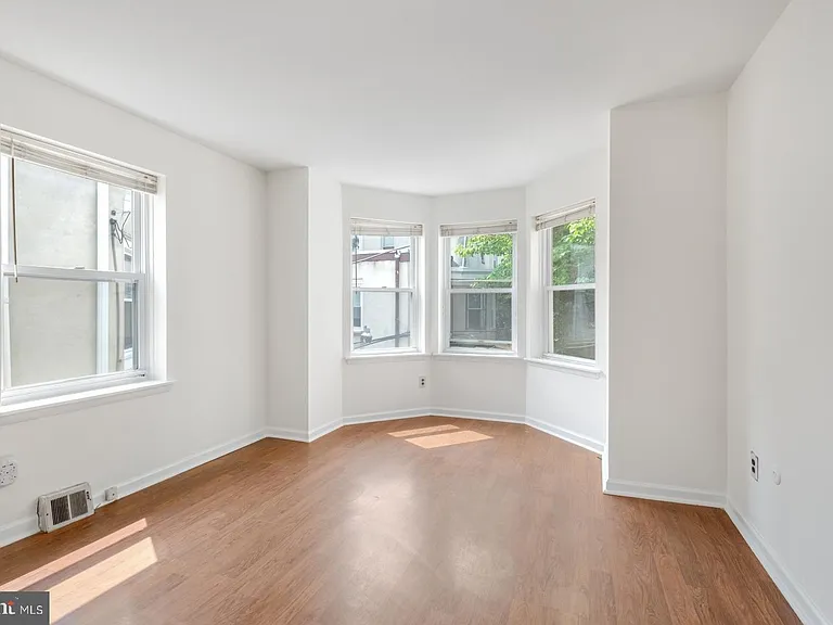 3306 Haverford Ave — Photo 16