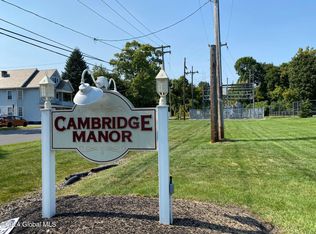 201 Cambridge Manor Dr #201, Schenectady, NY 12302