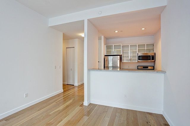 1st image of 37 Wall St APT 20P