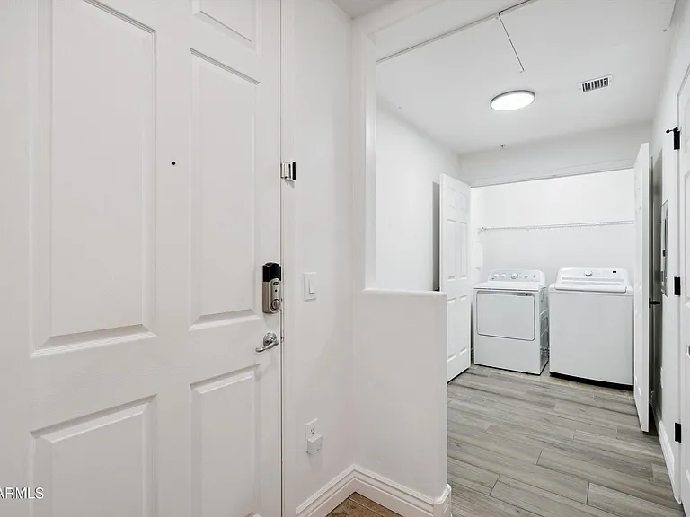 5450 E Deer Valley Dr #1215 — Photo 2