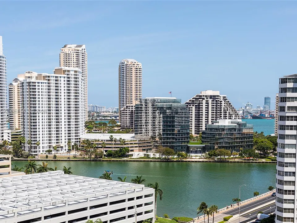 950 Brickell Bay Dr #1504