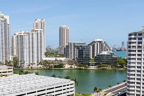 950 Brickell Bay Dr Photo 1
