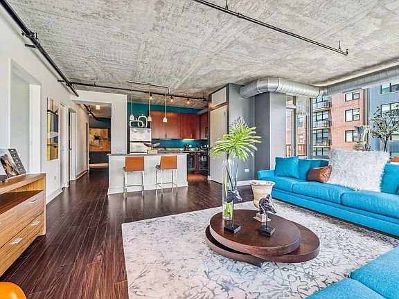 2nd image of 936 S Clark St #1-1901