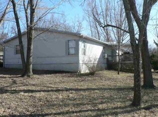 7189 Lakeview Dr, Ozawkie, KS 66070