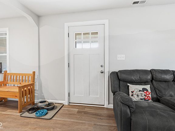 5th image of 1028 Walnut St