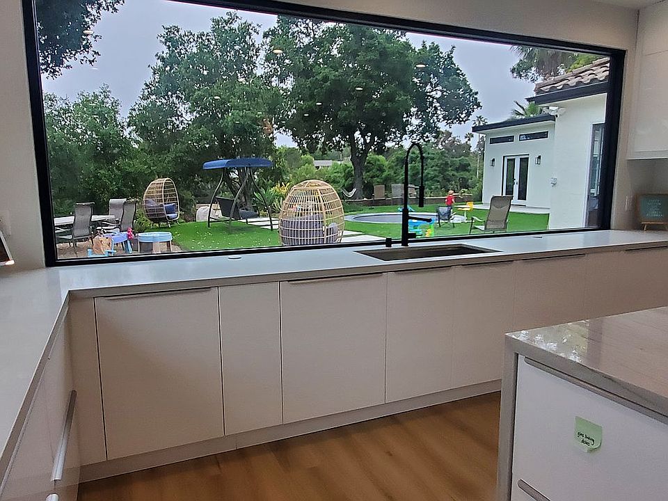 2nd image of 911 Vivian Cir
