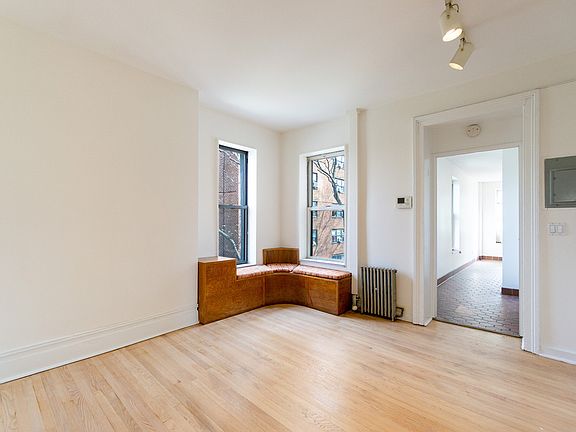 5th image of 115 E 2nd St APT 4