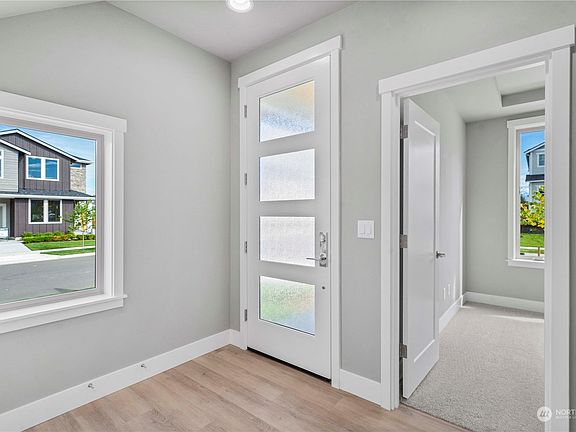 5th image of 15306 207th Avenue E #187