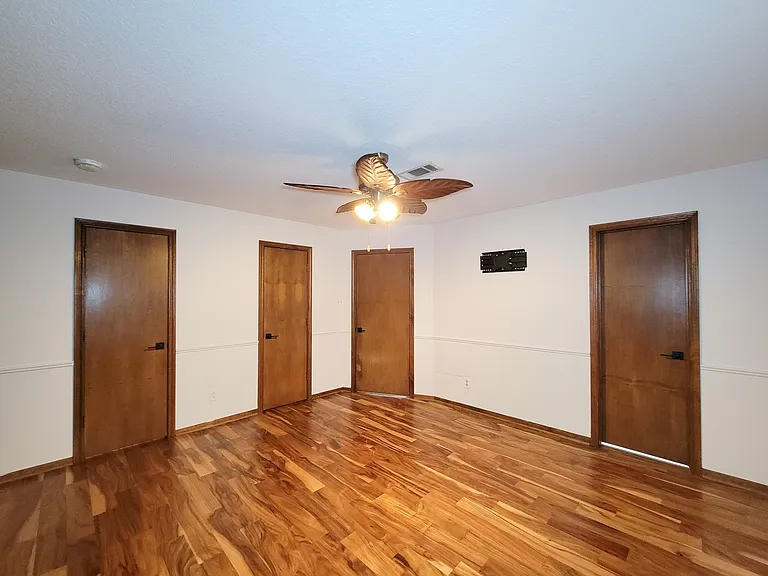 10282 Valley Dr S — Photo 25