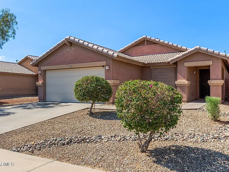 15864 W Anasazi St — Photo 4
