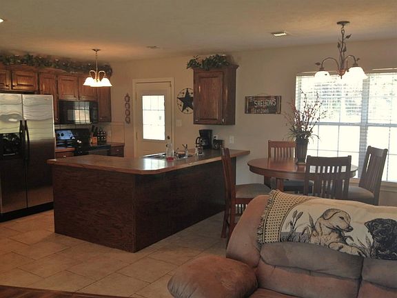 2nd image of 1683 Cummings Ln