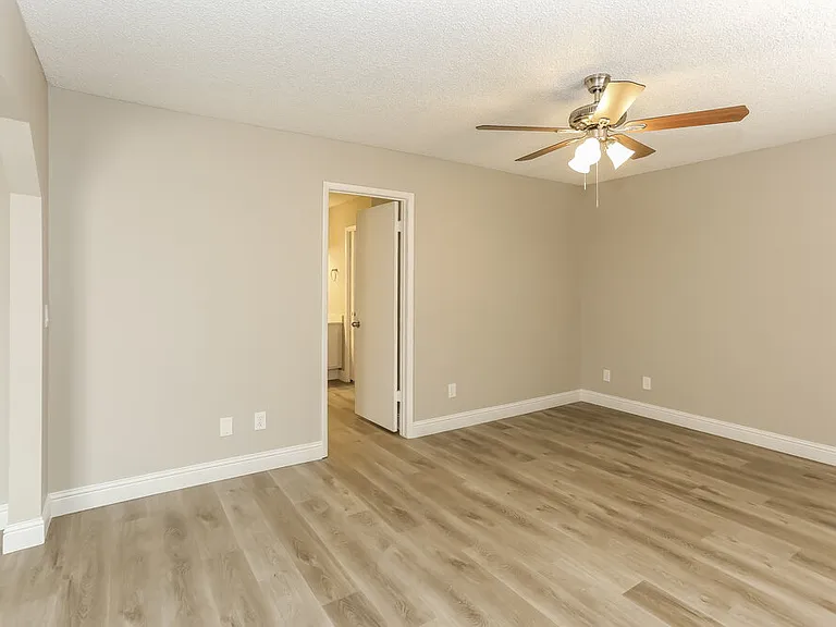 6533 Faith Peak Dr — Photo 8