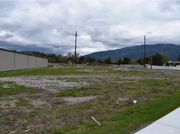 1382 E Moore St, Sedro Woolley, WA 98284