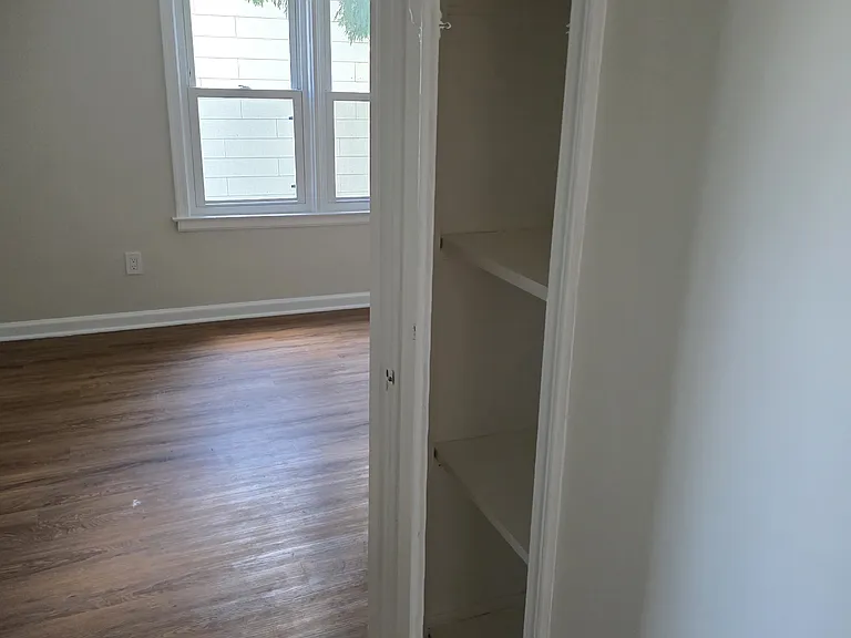 158 Parkway Dr — Photo 17