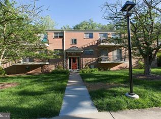 10655 Weymouth St #10655, Bethesda, MD 20814