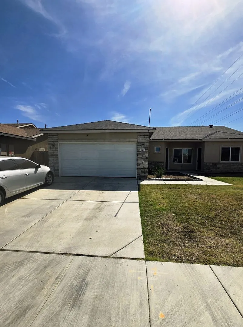 799 W Brown Ave photo 1