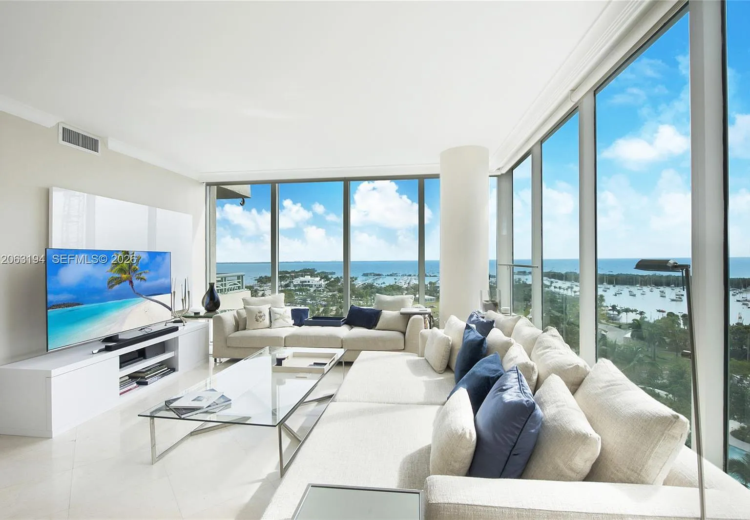 The Tower Residences Cond — Photo 1