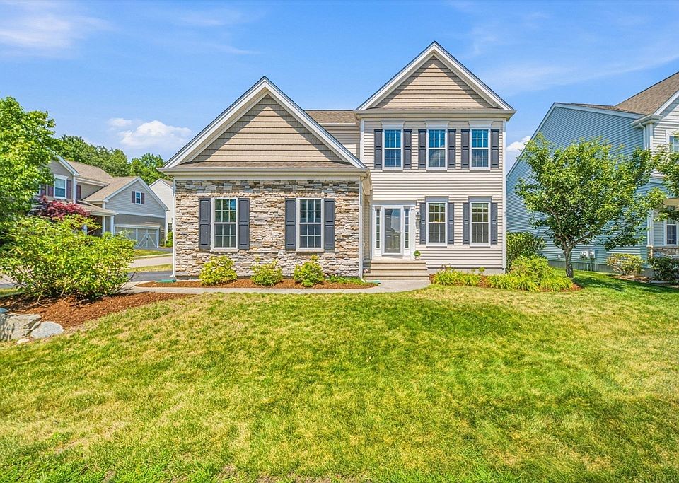 1st image of 14 Autumn Ridge Dr