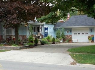 512 Vine St, Saint Clair, MI