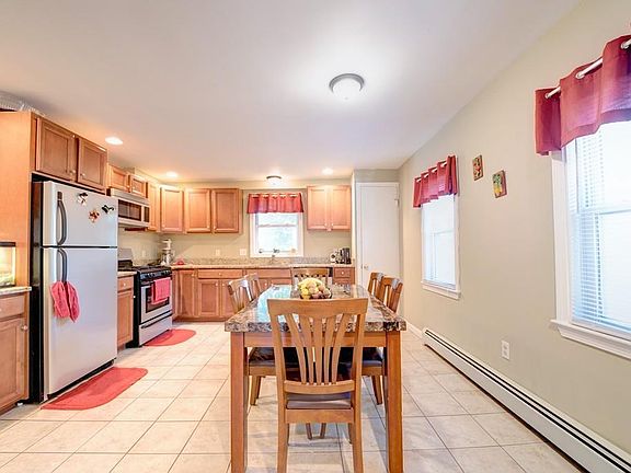 3rd image of 18 Bartlett Ave
