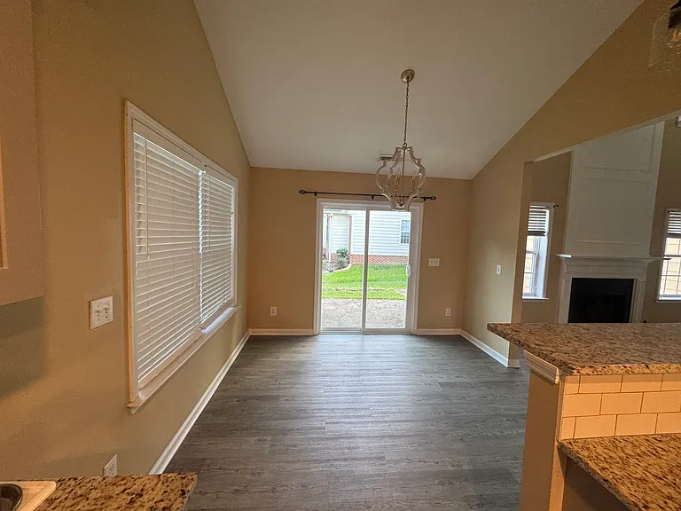 5736 Keowee Way — Photo 8