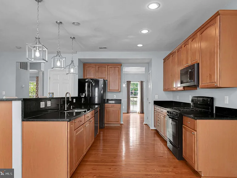 2548 Port Potomac Ave — Photo 12