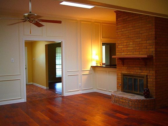 3rd image of 4421 Fremont Ln