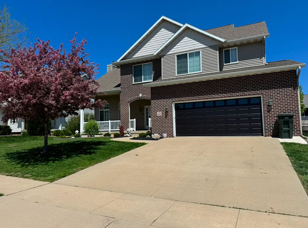 4 bed, 3.5 bath, 2909 sqft, $3,200 — Photo 2