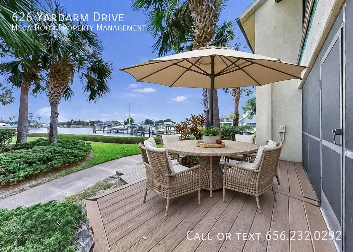 Canal-View 3-Bedroom Condo with Screened Porch & Community Pool in Apollo Beach — Photo 4