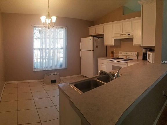 4th image of 1118 Arbor Hill Cir