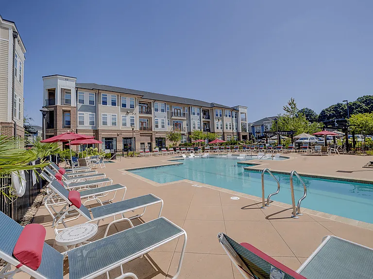 Holly Crest Apartments — Photo 39