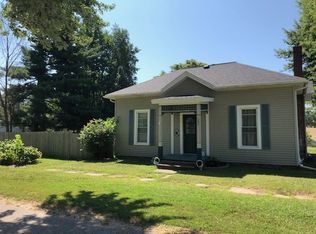 1202 Madison St, Keithsburg, IL 61442