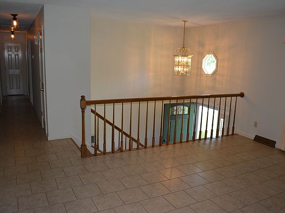 3rd image of 3156 Hickory Ridge Dr