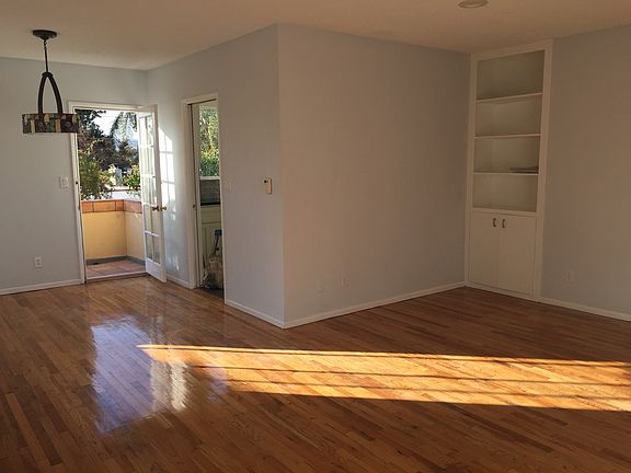 3rd image of 7958 Oakwood Ave APT 5