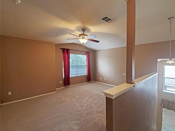 4th image of 3772 Castle Rock Dr