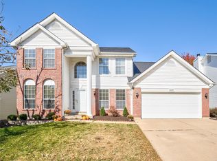 16827 Crystal Springs Dr, Chesterfield, MO