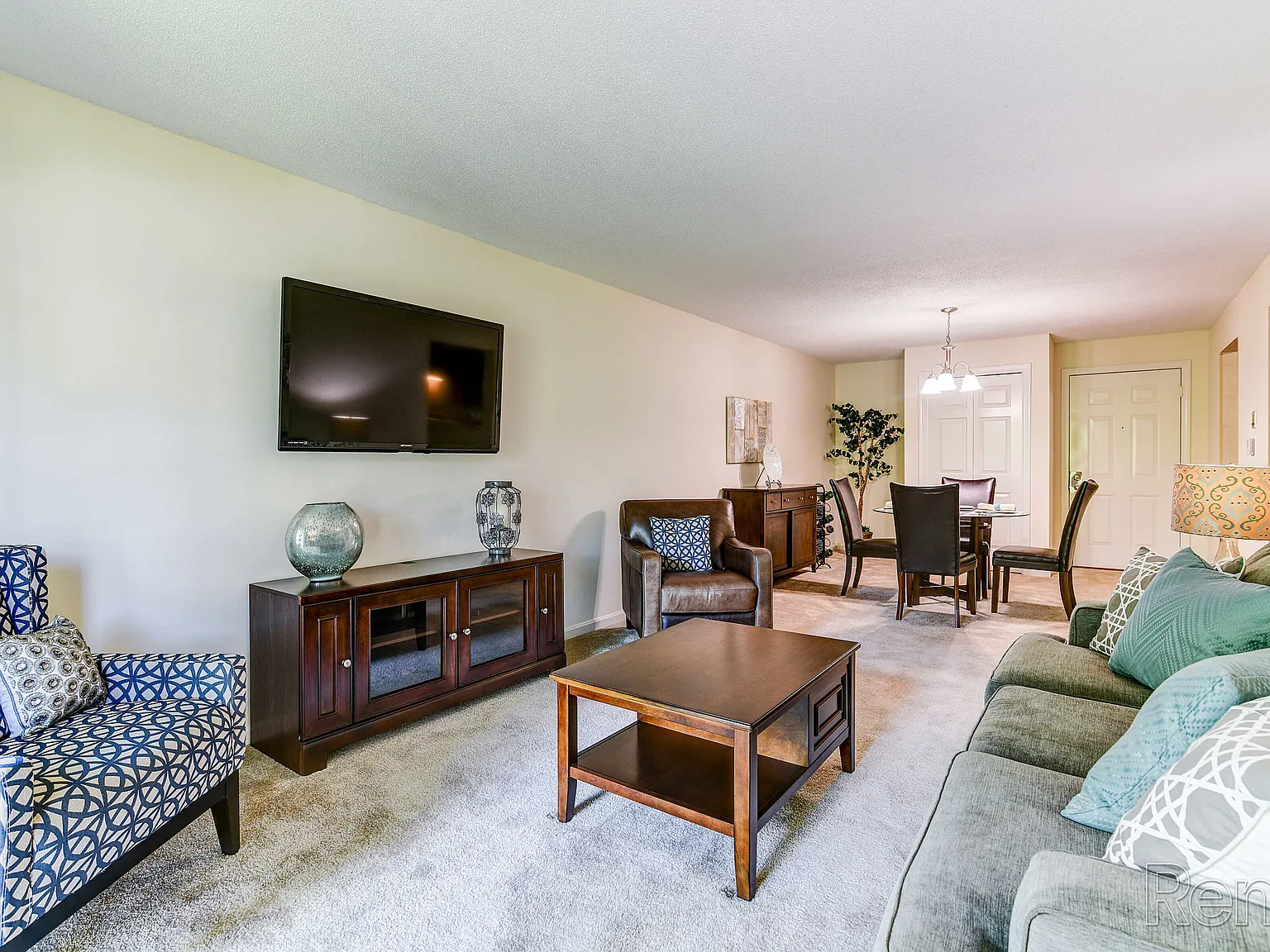 Greenview Village Apartments — Photo 3