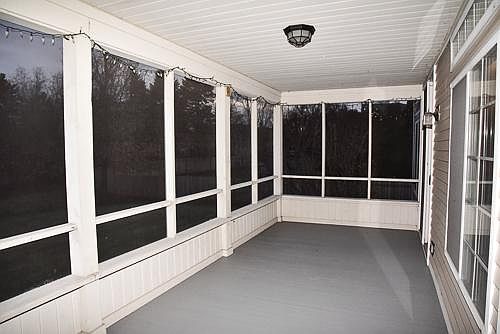 3rd image of 2321 Fieldcrest Dr