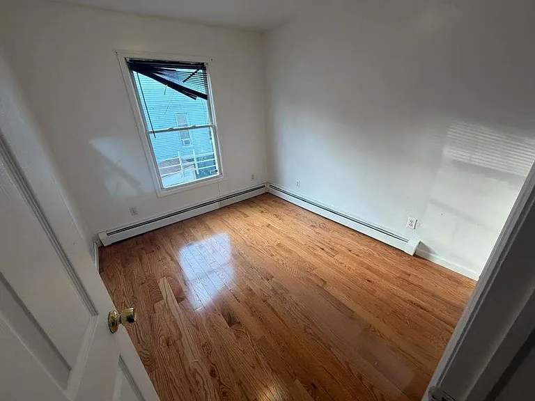 703 Garfield Ave — Photo 10