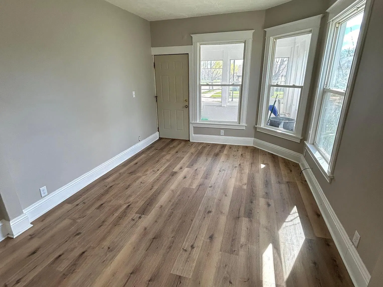 1536 Carlisle Ave — Photo 2