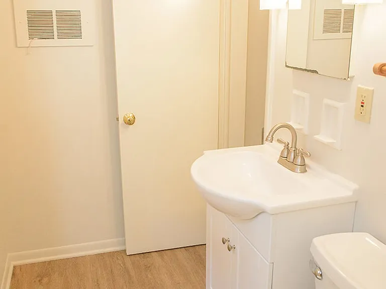 378 Wyandotte Ave — Photo 7