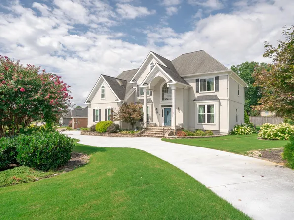 2421 Laurelton Creek Ln, Chattanooga, TN 37421