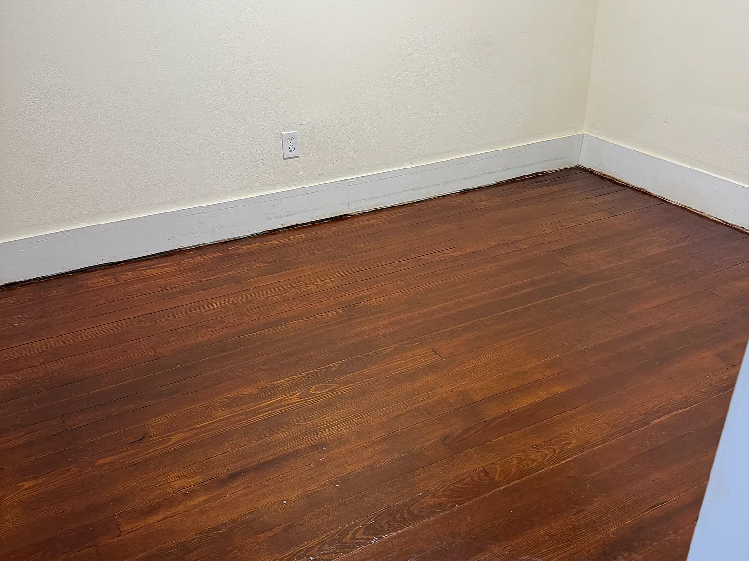 2 bed, 750 sqft, $1,400 — Photo 4