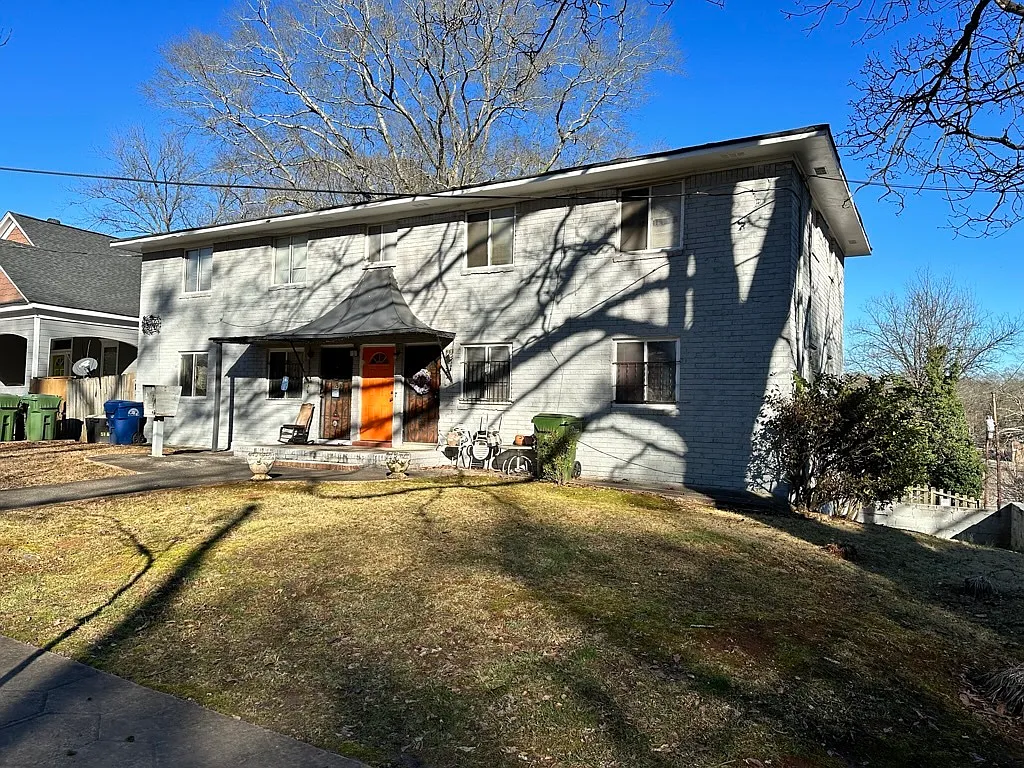 516 Holderness Street Southwest — Photo 1