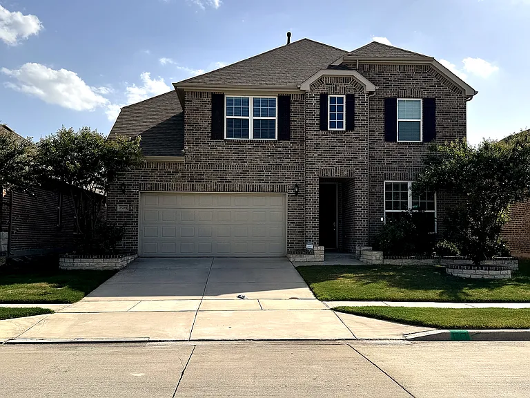 2509 Temple Dr — Photo 2
